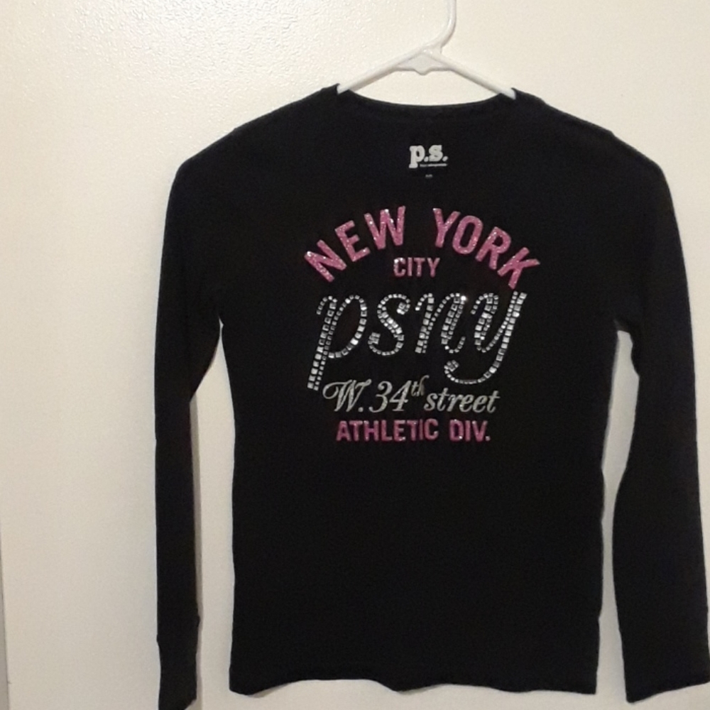 Girl's shirt